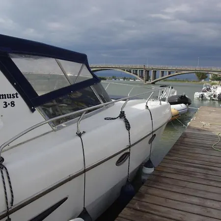 Francesca Two Boat קסטל וולטורנו