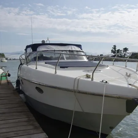 Francesca Two Boat ספינת מלון *